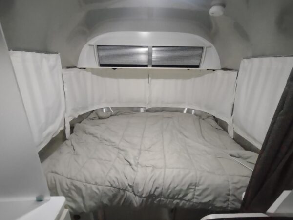 2018 Airstream Bambi Sport 22FB - Image 4