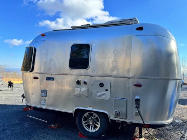 2022 Airstream 16ft Bambi - Image 4