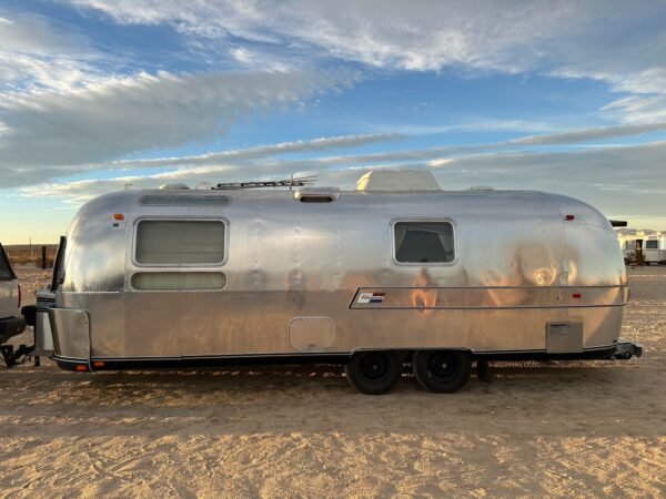 1972 Airstream Overlander International - Image 10