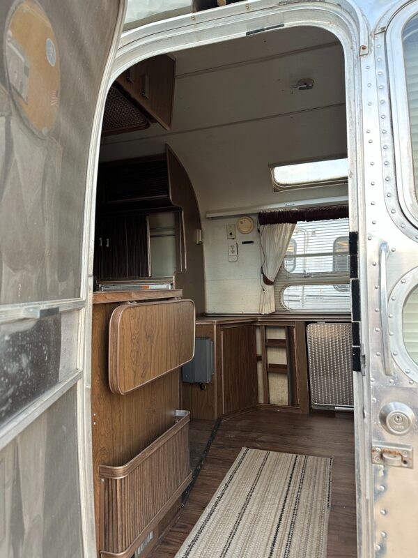 1972 Airstream Overlander International - Image 14