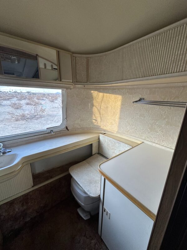 1972 Airstream Overlander International - Image 23